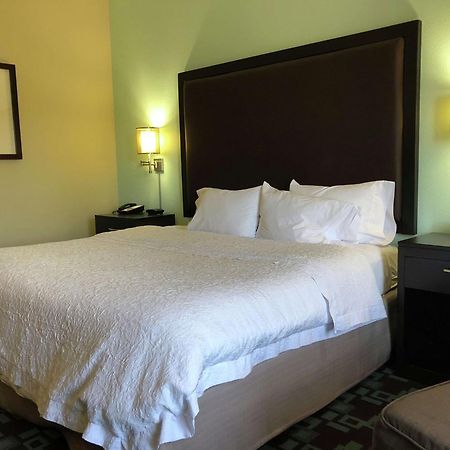 Hampton Inn & Suites Nashville At Opryland Exterior foto
