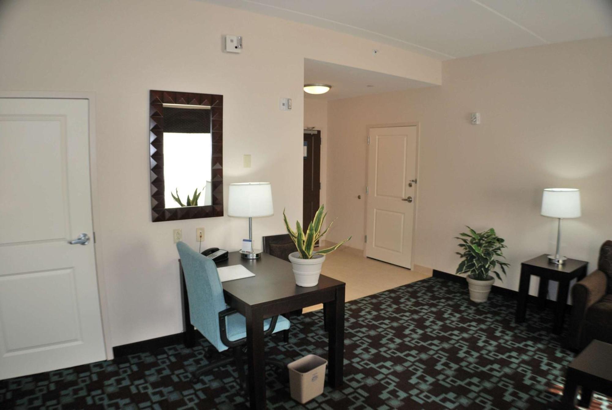 Hampton Inn & Suites Nashville At Opryland Exterior foto