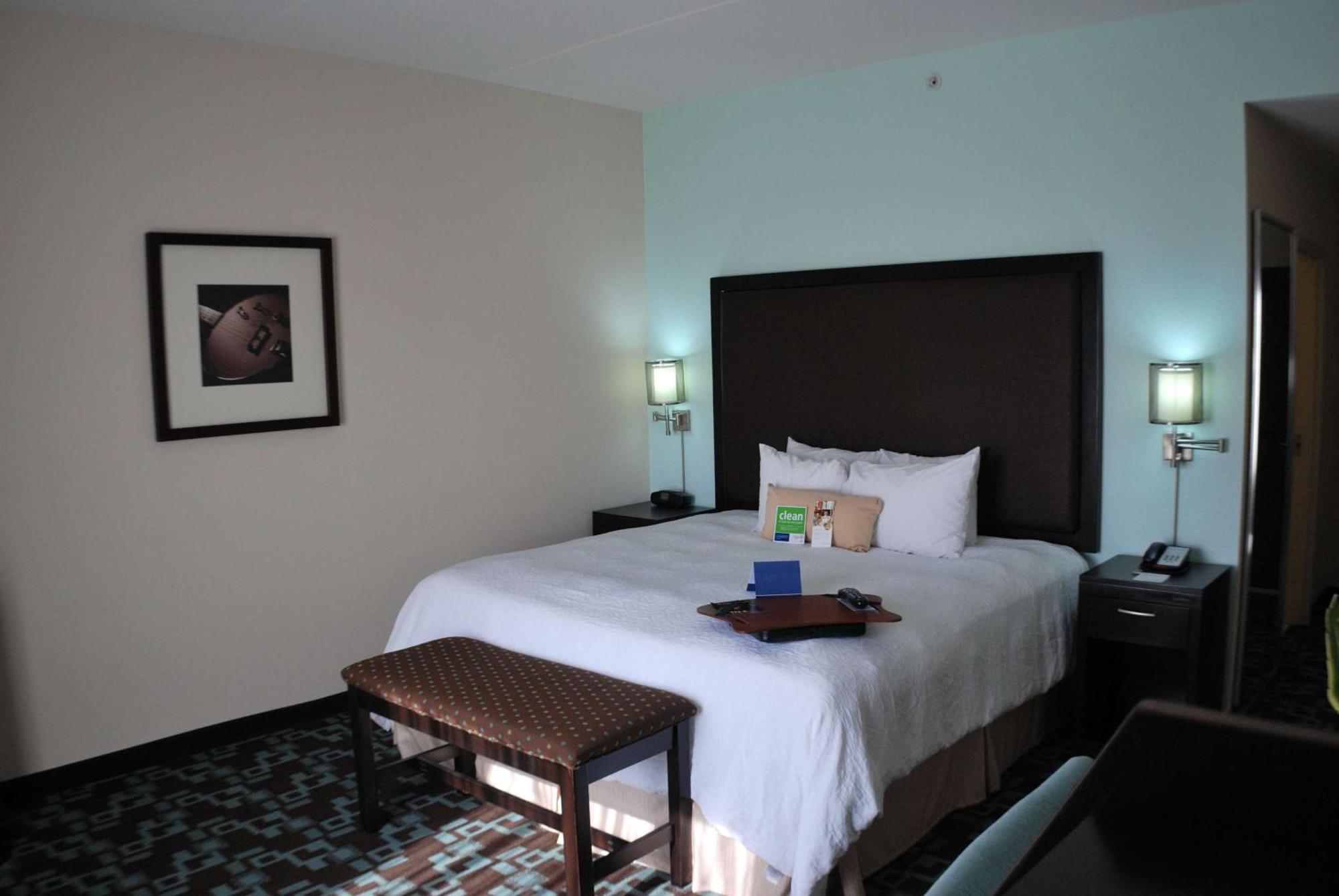 Hampton Inn & Suites Nashville At Opryland Exterior foto